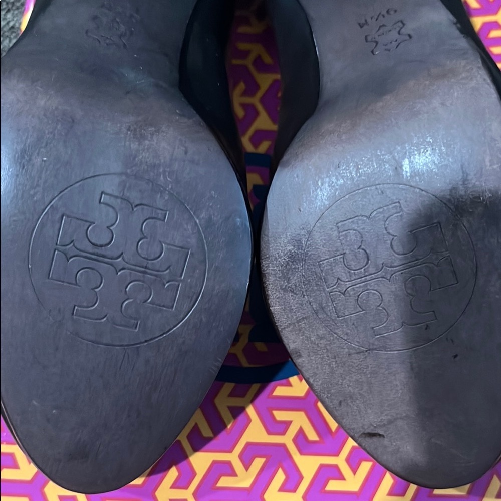 New Tory Burch Chocolate Brown Betty Pumps - Picture 7 of 16